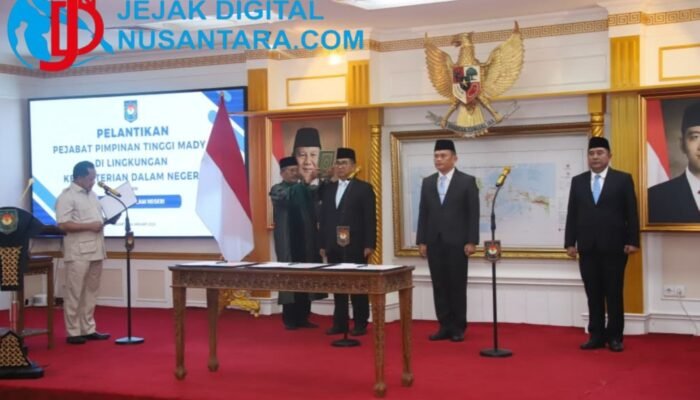 Mendagri Lantik Tiga Pejabat Madya, Tekankan Inovasi dan Kecepatan Kerja