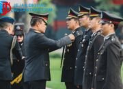 Apresiasi Loyalitas Tanpa Cacat, Kapolda Jatim Beri Tanda Kehormatan kepada 2.684 Personel