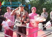 Estafet Kepemimpinan Polres Nganjuk, AKBP Suria Miftah Disambut Tradisi Pedang Pora dan Alunan Banjari