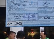 Satlantas Polres Gresik Tindak Tegas Sopir Bus Trans Jatim Ugal-ugalan di Jalan Protokol