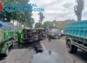 Laju Kencang Berujung Petaka: Elf Hantam Dump Truck di Ngantru Tulungagung, 8 Orang Luka-Luka
