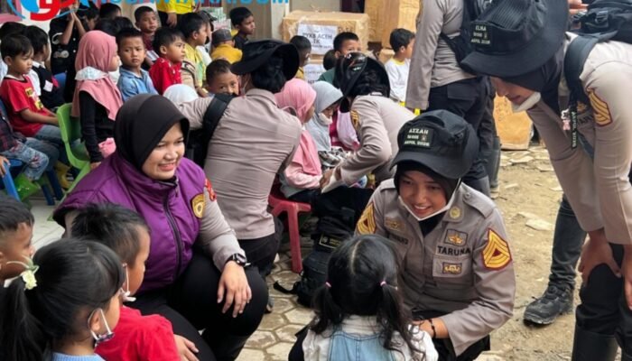 Sembuhkan Trauma Pascabencana, Taruna Akpol dan SSDM Polri Gelar PFA bagi Anak-Anak Aceh Tamiang