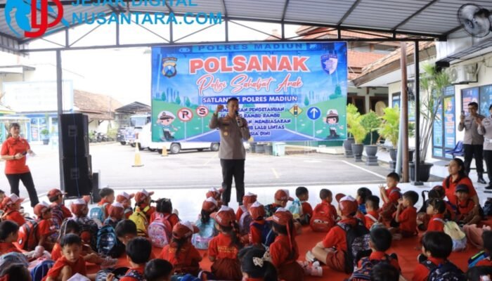Polisi Sahabat Anak : Polres Madiun Edukasi Tertib Lalin Sejak Dini