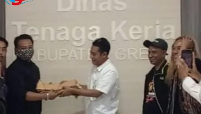 Tagih Janji Penyaluran Kerja, Gembala Geni Tarik  360 Berkas Lamaran dari Disnaker Gresik