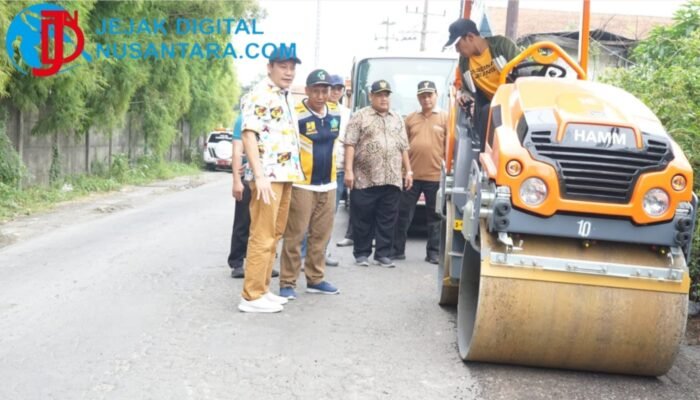 Pastikan Keamanan Jelang Lebaran, Bupati Sidoarjo Genjot Perbaikan Jalan di Lima Kecamatan