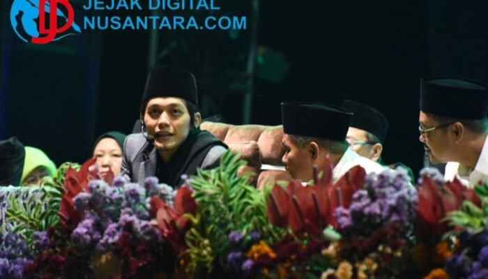 Peringati Harjasda ke-167, Ribuan Jamaah Padati Ngaji Bareng Gus Iqdam di Sidoarjo