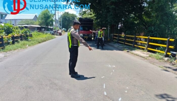 Laka Beruntun di Jalan Raya Boboh Menganti, Satu Pengendara Luka Berat Usai Hantam Truk Gandeng