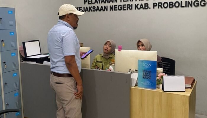 Dugaan Mafia BBM Subsidi di PT YTL, Ketum Brikom TKN Serahkan Bukti Tambahan ke Kejari Probolinggo