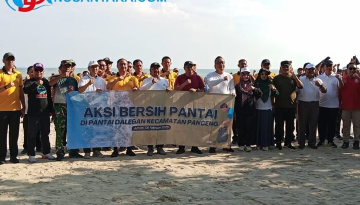 Aksi Bersih Pantai di Dalegan, Wujud Kepedulian Bersama Jaga Lingkungan Pesisir 
