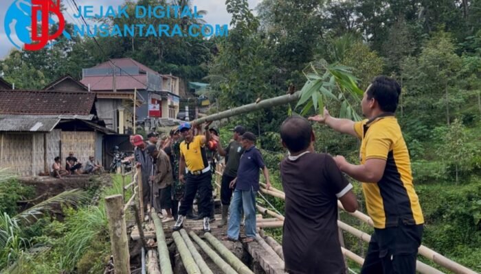 Polres Ponorogo Perbaiki Jembatan Darurat, Akses Dua Desa di Ngebel Kembali Normal