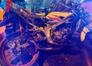 Gagal Mendahului, Pengendara Kawasaki Ninja Tewas Usai Adu Banteng dengan Mobilio di Tulungagung