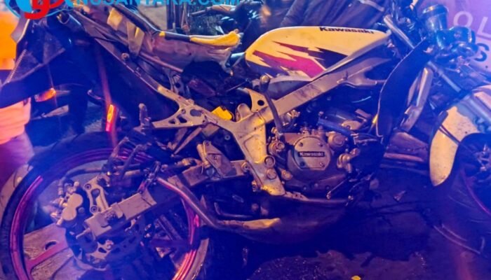 Gagal Mendahului, Pengendara Kawasaki Ninja Tewas Usai Adu Banteng dengan Mobilio di Tulungagung