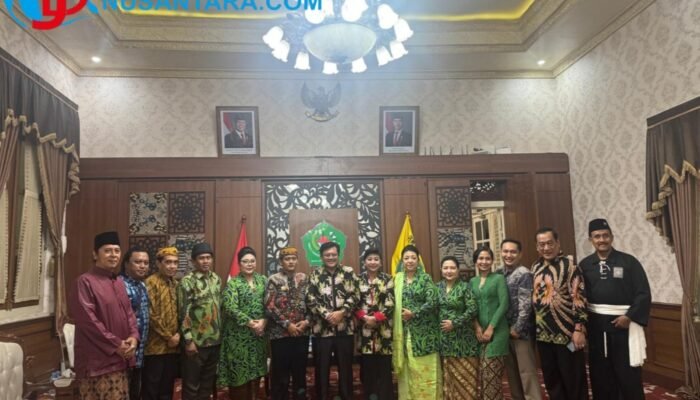 Pertegas Ikatan Dinasti Surakarta-Madura, Utusan PB XIV Gelar Kirab Sadranan di Pamekasan