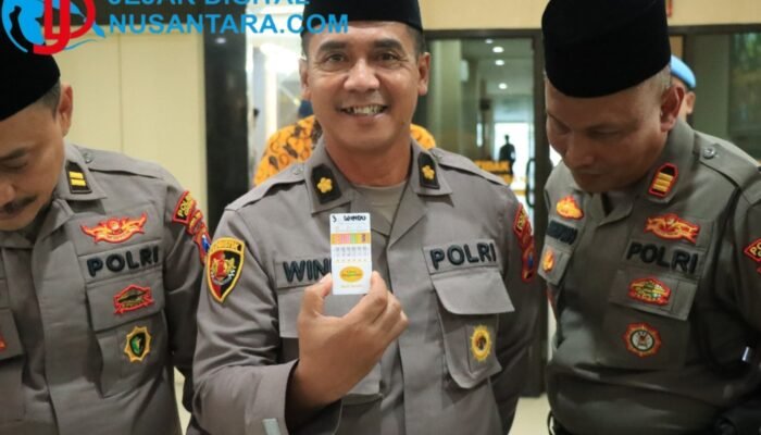 Kapolres Gresik Pimpin Tes Urine PJU, Seluruh Pejabat Utama Polres Gresik Negatif Narkoba
