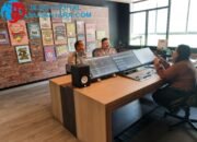 Sapa Warga Lewat Radio, Sat Binmas Polres Gresik Gaungkan Pesan Kamtibmas Selama Ramadhan