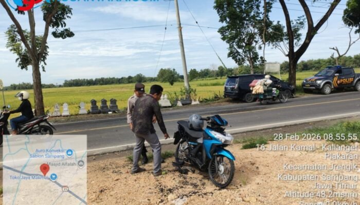 Gagal Menyalip, Pengendara Vario Hantam Innova di Jrengik Sampang