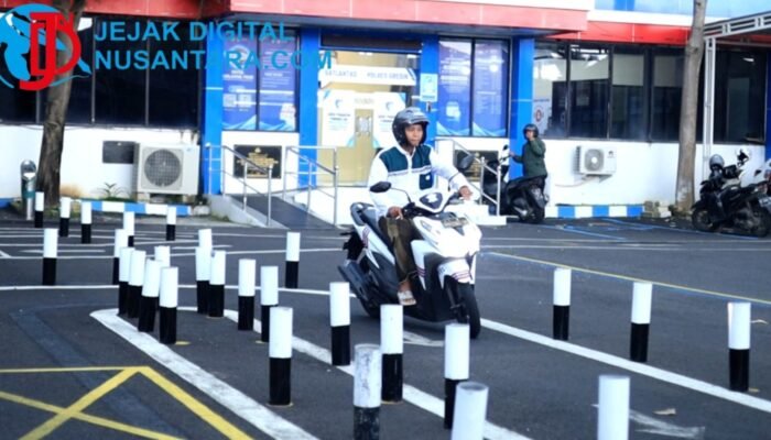 Mudahkan Santri Selama Ramadan, Polres Gresik Luncurkan Program SIM Santri Trendi