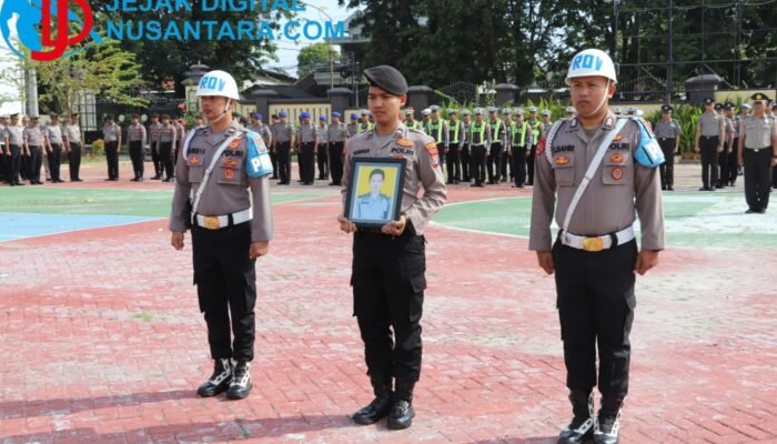 Dua Sisi Kedisiplinan, Polres Sumenep Beri Penghargaan Sekaligus Pecat Anggota