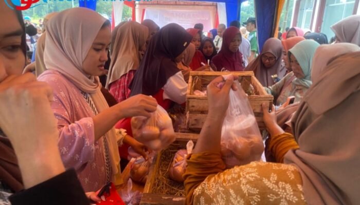 Sambut Lebaran, Pasar Murah KDKMP Tlomar Jadi Primadona Warga Bangkalan