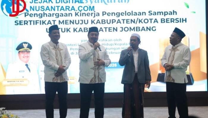 Apresiasi Pahlawan Kebersihan, Bupati Jombang Berangkatkan 5 Tenaga DLH Umrah Gratis