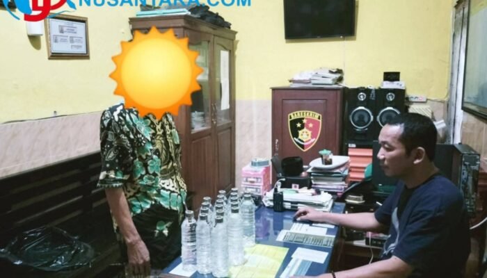 Jelang Ramadhan, Polsek Kedungdung Gerebek Pengedar Miras di Desa Komis