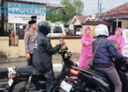Sinergi dan Berkah Ramadan, Polsek Sampang Kota Bersama Bhayangkari Tebar Kebaikan Lewat Aksi Bagi Takjil