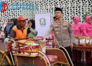 Sisi Humanis Polri: Polres Trenggalek dan Bhayangkari Salurkan Ratusan Paket Buka Puasa untuk Tukang Becak