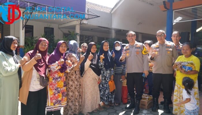Polres Gresik Gelar Pasar Murah Gerakan Pangan Murah Polri, Beras dan Minyakita Diserbu Warga