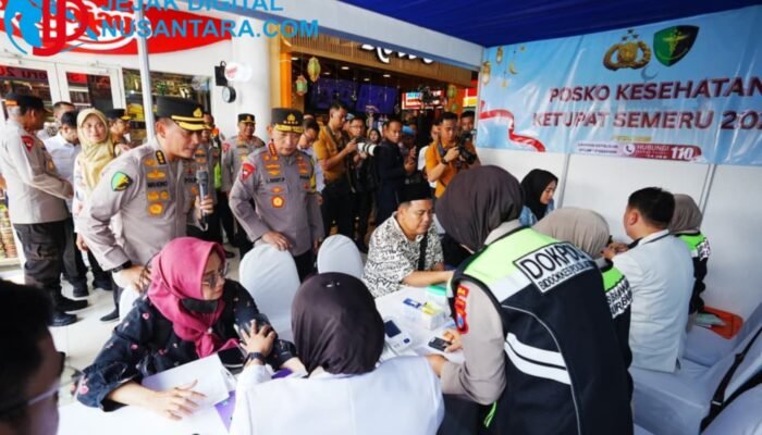 Kapolri Instruksikan Pelayanan Maksimal dan Mitigasi Lonjakan Pemudik di Stasiun Gubeng