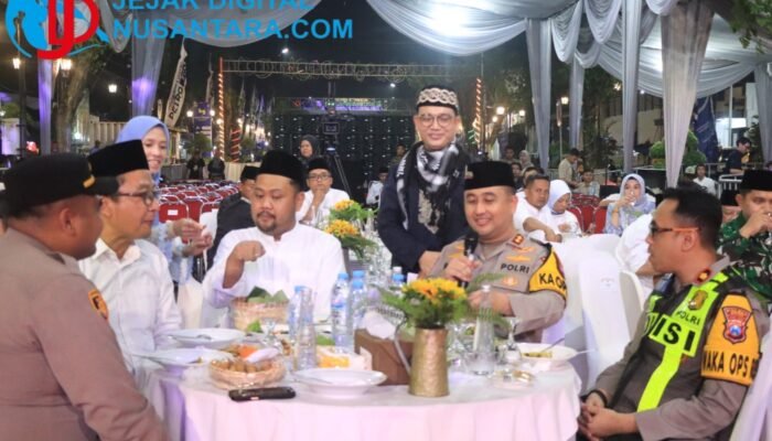 Polres Gresik Kawal Meriahnya Kontes Bandeng Kawak 2026, Polisi Sapa Warga di Bandar Grisse