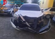 Lalai Akibat Microsleep, Pemotor Hantam Innova di Jalur Pantura Banyuates