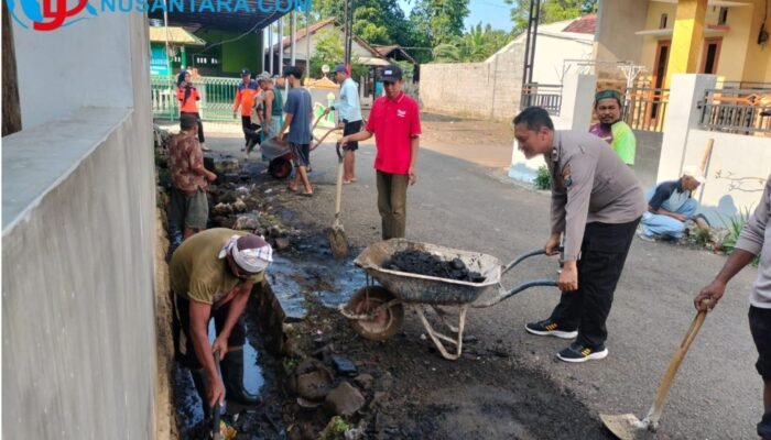 Wujudkan Indonesia ASRI, Polres Probolinggo Kota Komandoi Aksi ‘Gotku Resik’ di Wonoasih