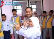 Sentuhan Humanis Kapolres Gresik, Pelukan Hangat dan Dukungan Inklusif di SLB Kemala Bhayangkari 2