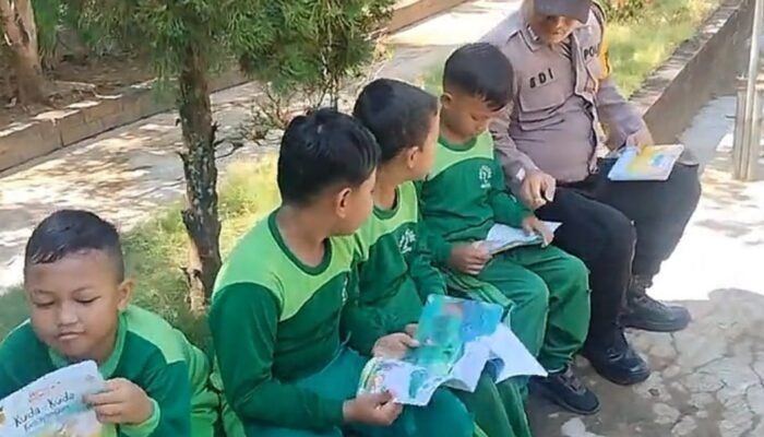 Motor Pintar Polres Pamekasan, Polisi Penjaga Literasi di Pelosok Desa