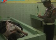 Kurang Waspada Saat Menyalip, Penumpang Motor Tewas Tergilas Dump Truck di Pamekasan