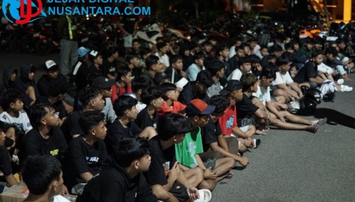 Polres Tuban Kepung Balap Liar di Soekarno-Hatta, 71 Motor Diamankan dan Pemilik Dihukum Dorong Kendaraan