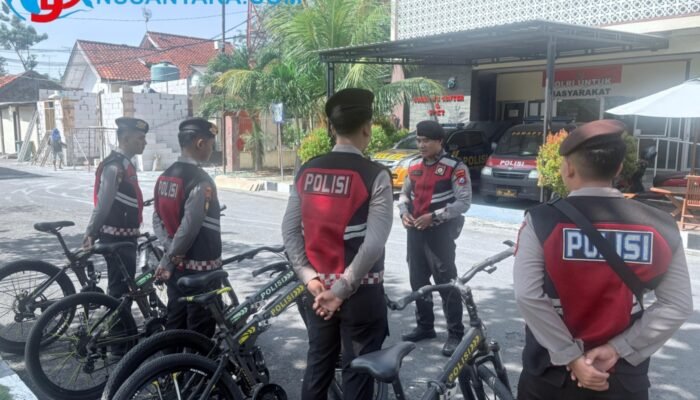 Polres Sampang Gelar Patroli Bersepeda, Kedepankan Pendekatan Humanis di Titik Strategis