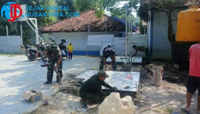 Wujudkan Santri Tangguh, Kodim 0828/Sampang Bangun Sarana Olahraga di Ponpes Darusalam