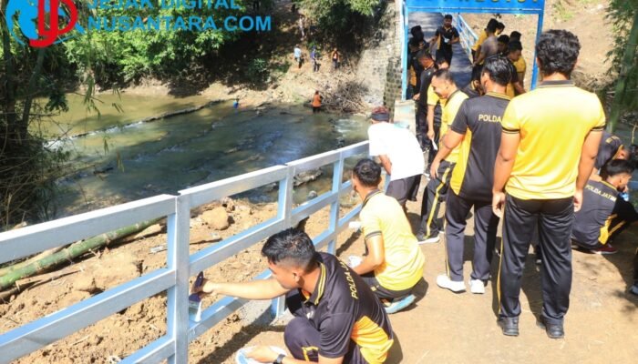 Peduli Keselamatan Warga, Polres Ngawi Rampungkan Renovasi Jembatan Merah Putih Presisi