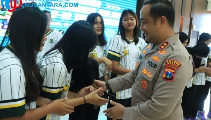 Kapolres Gresik Berangkatkan Atlet PBVSI Gresik ke Kejurnas Bolavoli U-18 2026