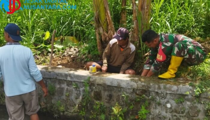 Jaga Keberlanjutan Alam, Babinsa dan Warga Desa Semen Perkuat Akses Air Bersih