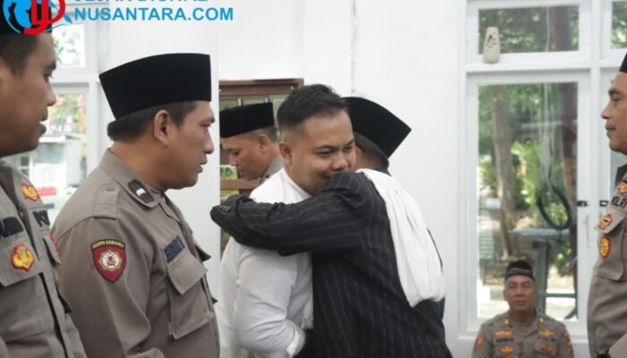 Dilepas dengan Doa, 5 Personel Polres Sampang Berangkat ke Tanah Suci