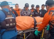 Pasca-Tenggelamnya Perahu di Perairan Gresik, Satpolairud dan Basarnas Fokus Cari 2 ABK yang Hilang