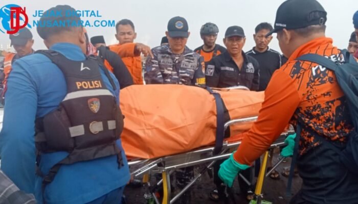 Pasca-Tenggelamnya Perahu di Perairan Gresik, Satpolairud dan Basarnas Fokus Cari 2 ABK yang Hilang