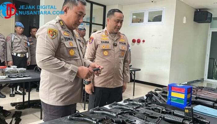 Perketat Pengawasan, Tim Gabungan Polda Jatim dan Polres Gresik Sidak Senpi Organik Anggota