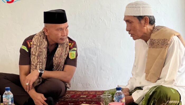 Perkuat Sinergi, Kajari Sampang Galang Kolaborasi Humanis dengan Ulama Ponpes Darul Ulum