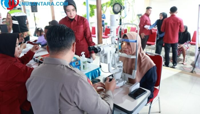 Polri Untuk Masyarakat : Polda Jatim Gelar Baksos dan Bakkes untuk Ribuan Warga di Nganjuk