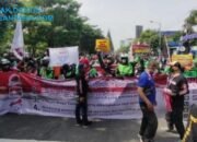 Ratusan Driver Ojol Kepung DPRD Jatim, Desak Pengesahan RUU Transportasi Online