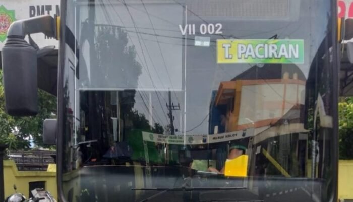Hindari Genangan Air, Pengendara Motor Tewas Tertabrak Bus Trans Jatim di Gresik