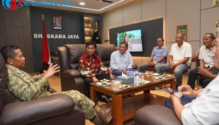 Dukung Pembinaan Sepak Bola, Danrem Audiensi dengan Pengurus Veteran PSAD Brawijaya